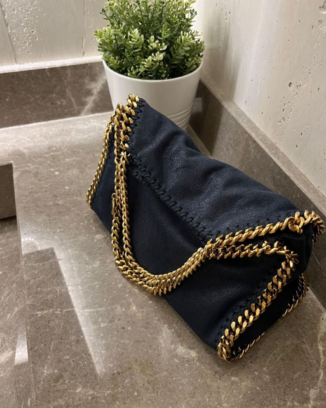 SEAME - Emma - Large Handbag with Elegant Chain Handle for Women Black Gold